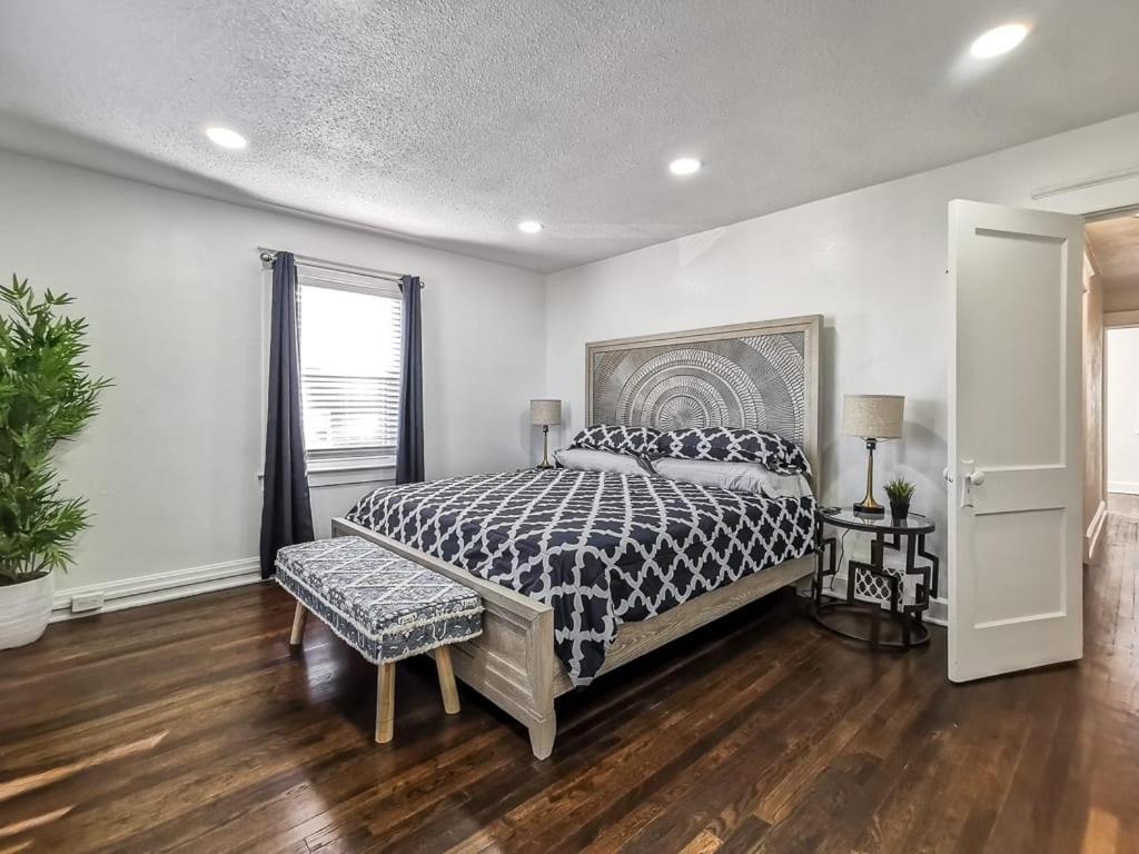 Newly Renovated Plaza Beauty-Three King Bedrooms Kansas City Exteriör bild