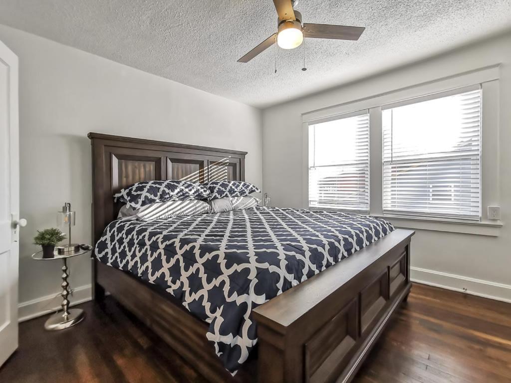 Newly Renovated Plaza Beauty-Three King Bedrooms Kansas City Exteriör bild